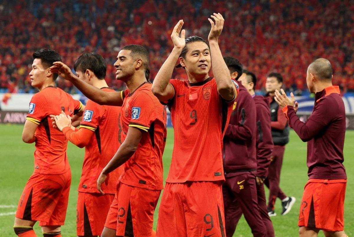 守住领先优势，球队成功晋级淘汰赛(21个球队用淘汰制决定冠军,总共要赛多少场?)