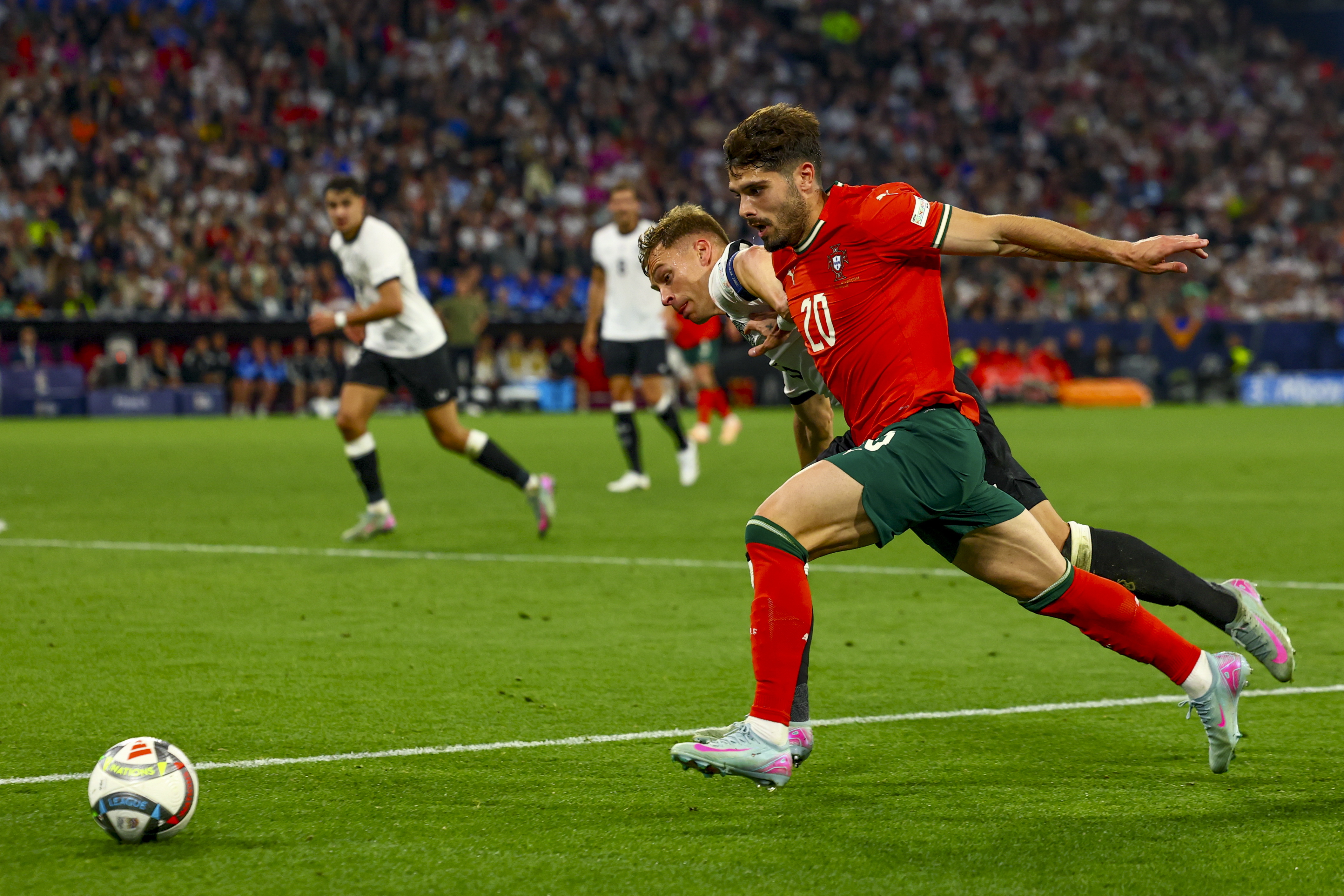 欧洲杯:葡萄牙-小胜瑞典,提前出线 欧洲杯:葡萄牙-小胜瑞典,提前出线