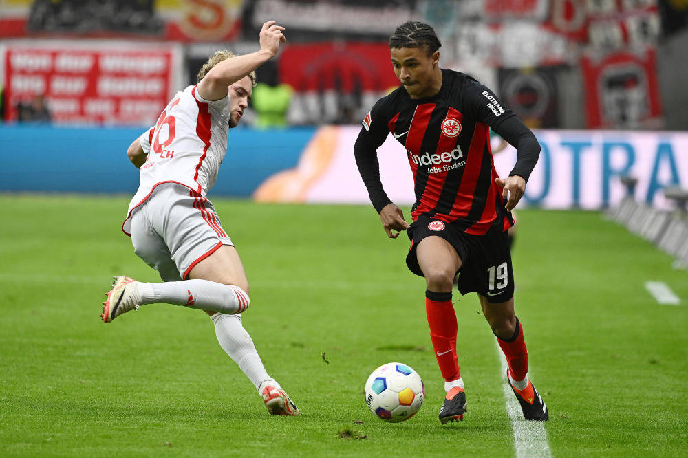 关于法兰克福球员表现出色,以出色实力赢得比赛的信息 关于法兰克福球员表现出色,以出色实力赢得比赛的信息