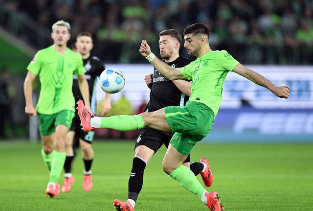 包含沃尔夫斯堡队在主场取得耀眼的胜利的词条 包含沃尔夫斯堡队在主场取得耀眼的胜利的词条