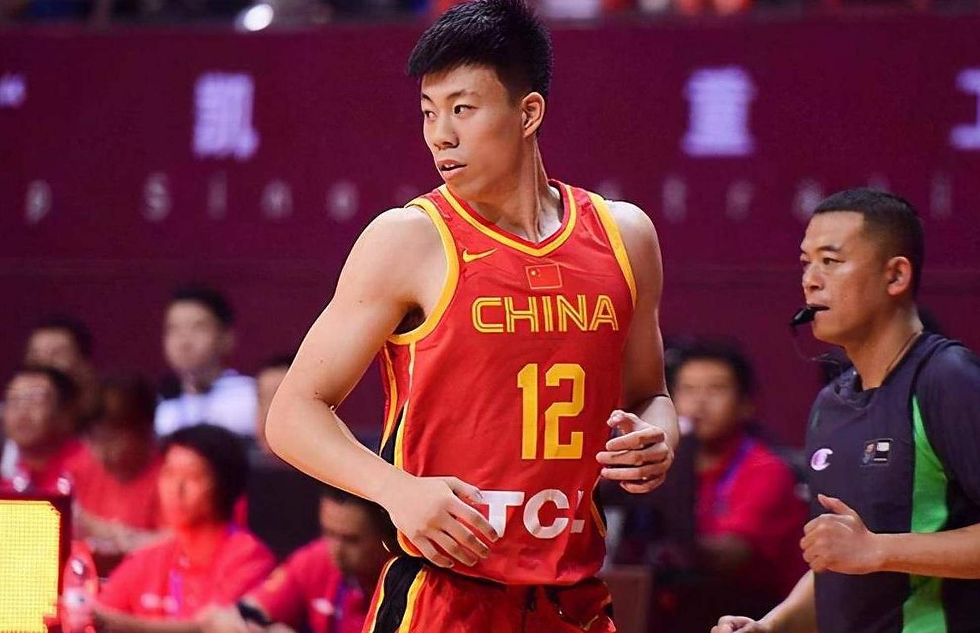 中国篮球联赛中球员们的表现备受瞩目 中国篮球联赛中球员们的表现备受瞩目