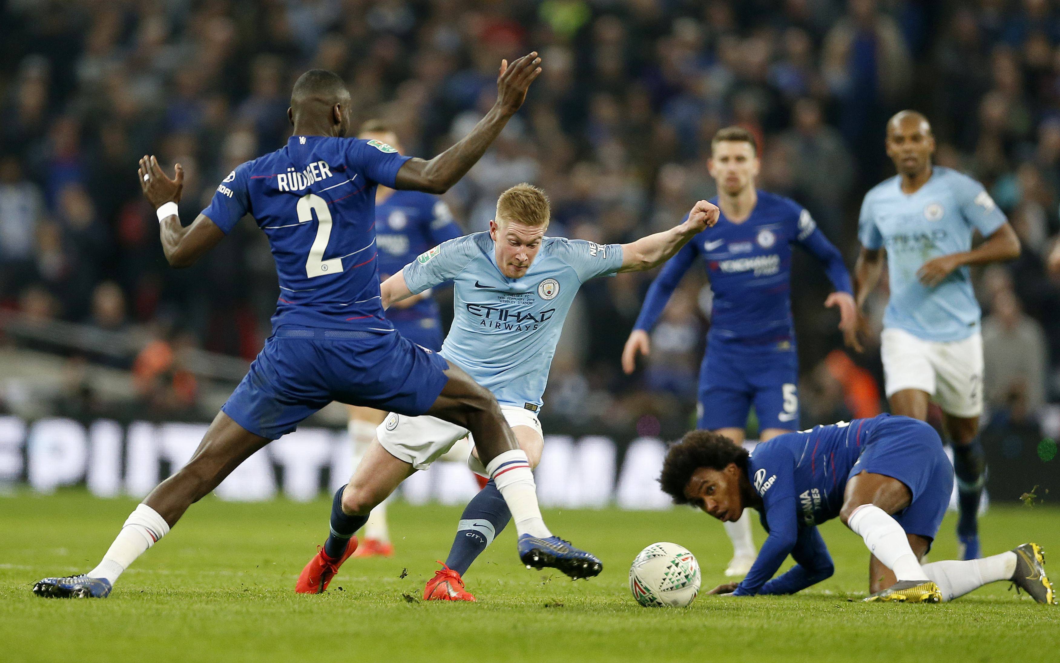 曼城客场战胜切尔西,继续领跑英超 曼城客场战胜切尔西,继续领跑英超