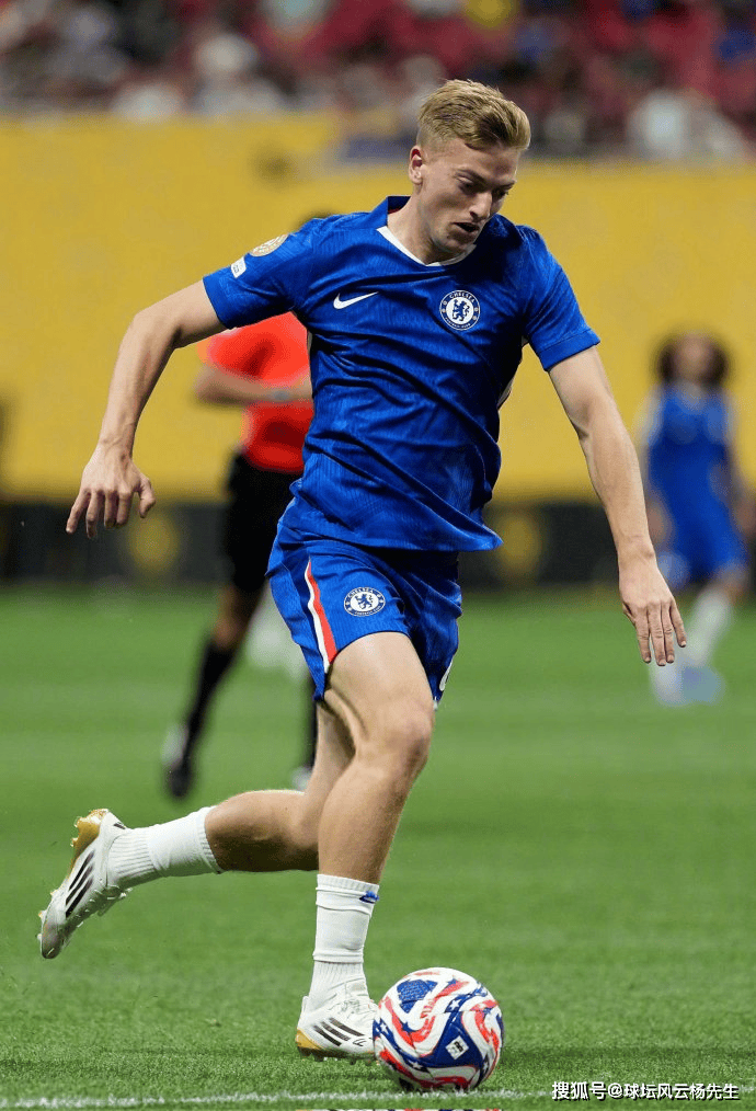切尔西前锋连续破门，成为全队焦点！