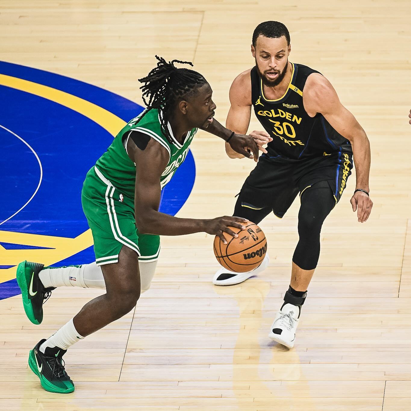 太阳客场击败凯尔特人