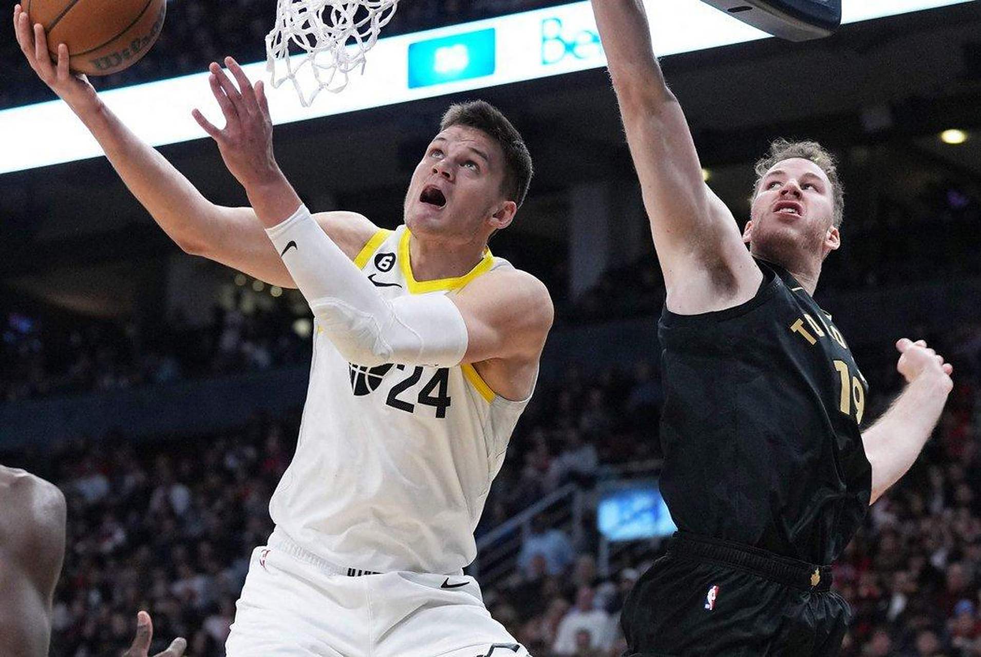 猛龙客场不敌爵士,遗憾吞败 猛龙客场不敌爵士,遗憾吞败